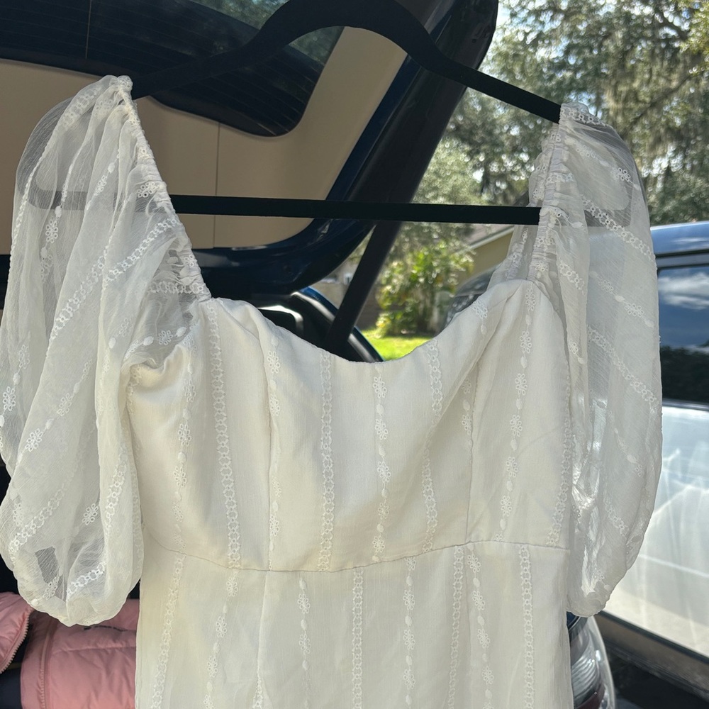 American Threads Cream Puff Sleeve Blouse - Picture 2 of 6